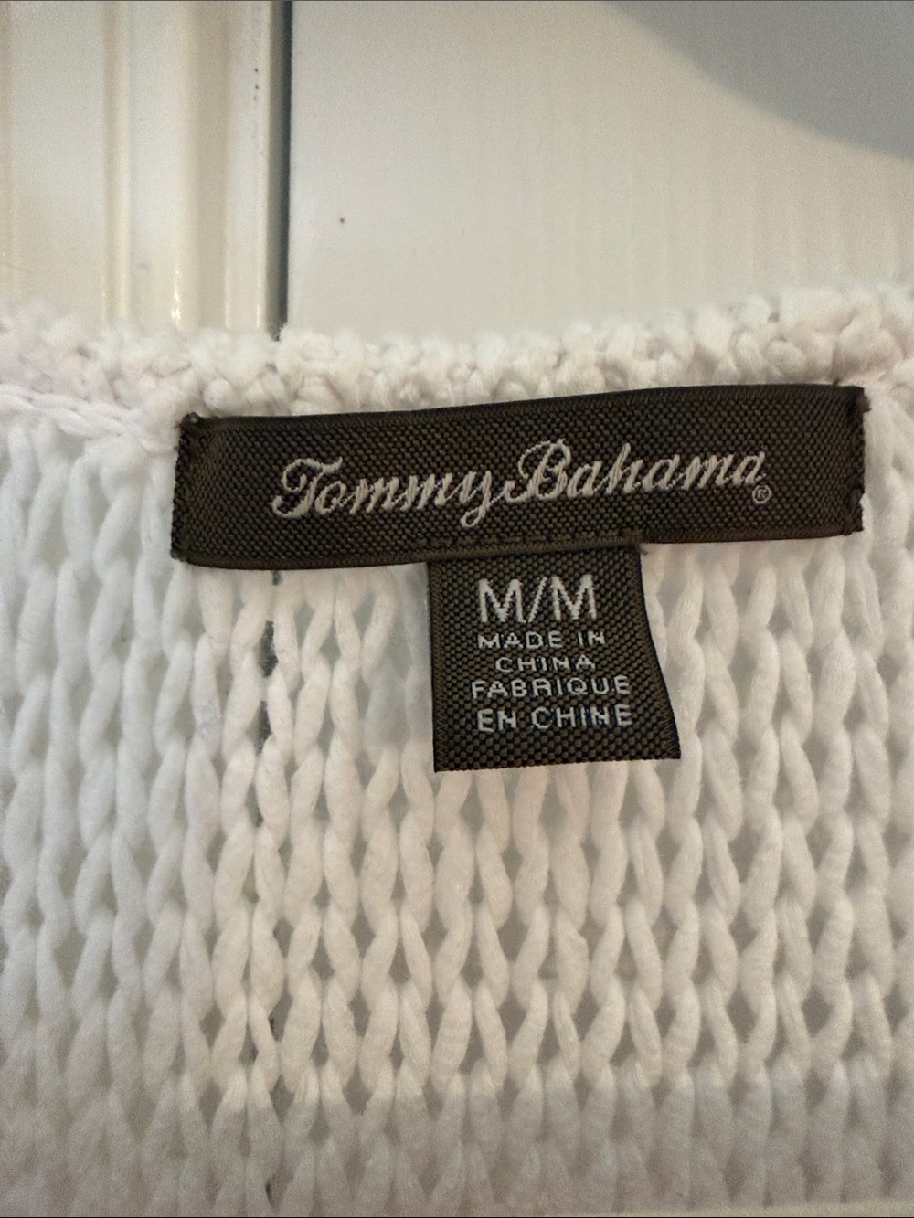 EUC Tommy Bahama White Cable V-Neck Knit Sweater. - Picture 2 of 3